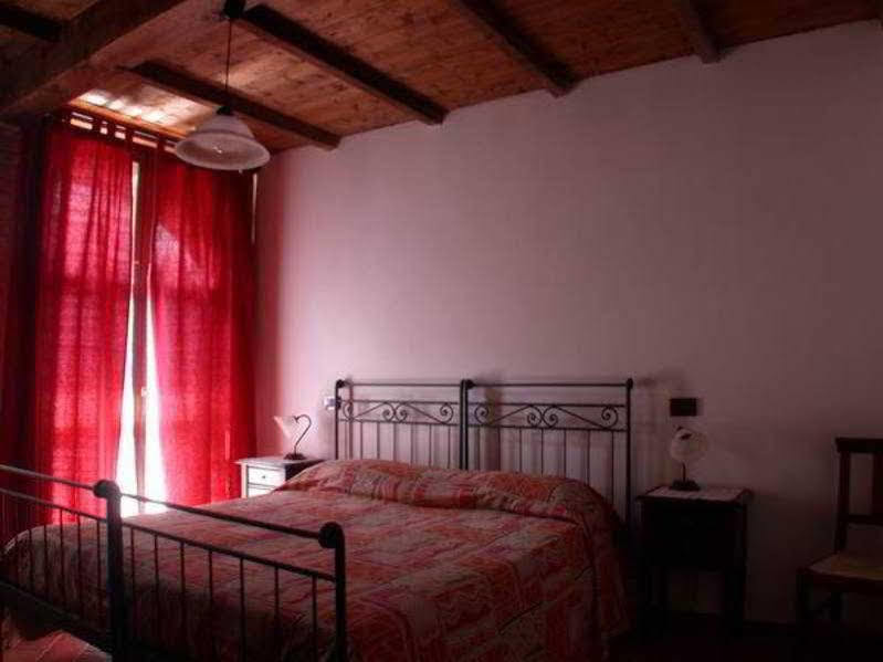 Cantarana Cascina Caldera旅馆 外观 照片